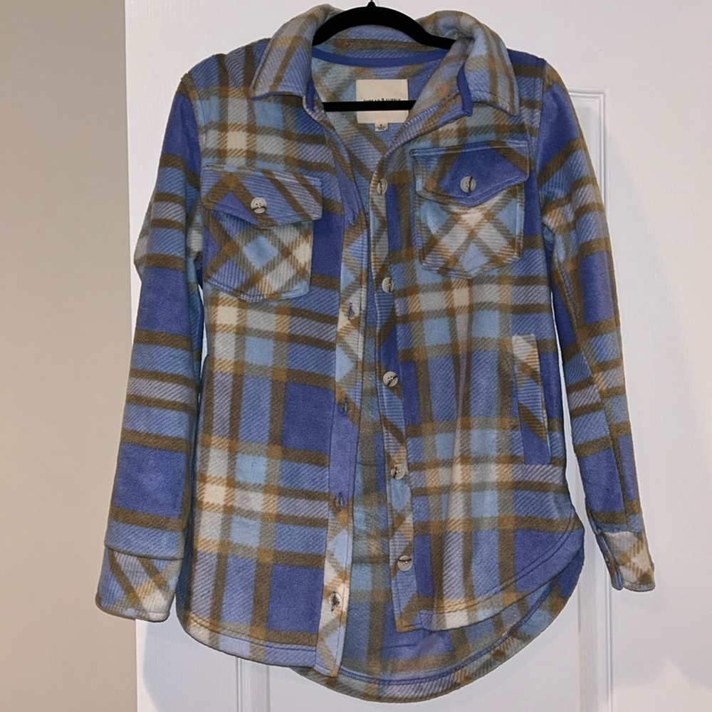 Thread and supply shacket! Never worn, fleece. Super comfortable. Size Small.